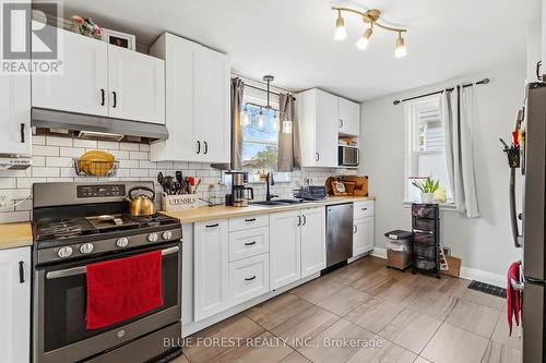 47 Devonshire Place, St. Thomas, ON - Indoor Photo Showing Kitchen With Double Sink