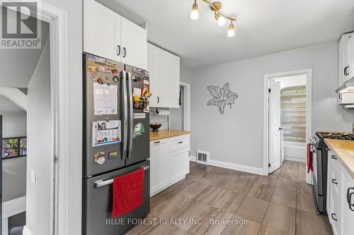 47 Devonshire Place, St. Thomas, ON - Indoor Photo Showing Kitchen