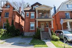 1 - 132 FLORA STREET Ottawa, ON K1R 5R5