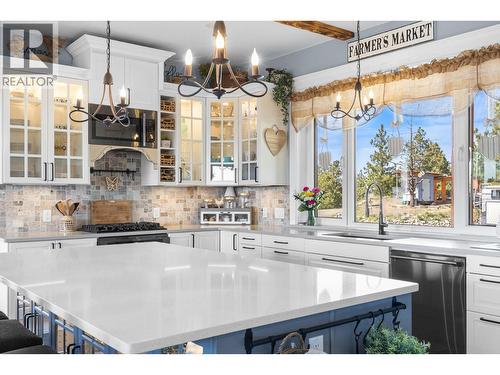 137 Eagle Point, Osoyoos, BC - Indoor Photo Showing Kitchen With Upgraded Kitchen