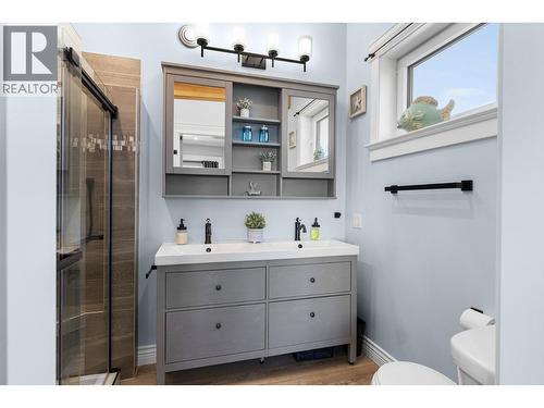 137 Eagle Point, Osoyoos, BC - Indoor Photo Showing Bathroom