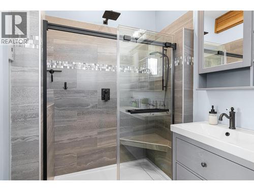 137 Eagle Point, Osoyoos, BC - Indoor Photo Showing Bathroom