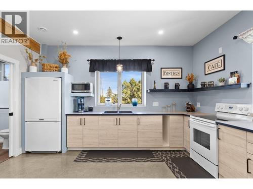 137 Eagle Point, Osoyoos, BC - Indoor Photo Showing Kitchen With Double Sink