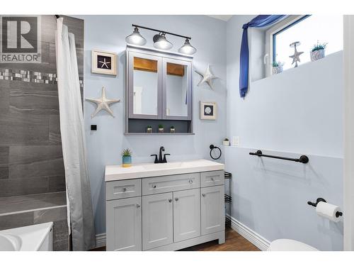 137 Eagle Point, Osoyoos, BC - Indoor Photo Showing Bathroom
