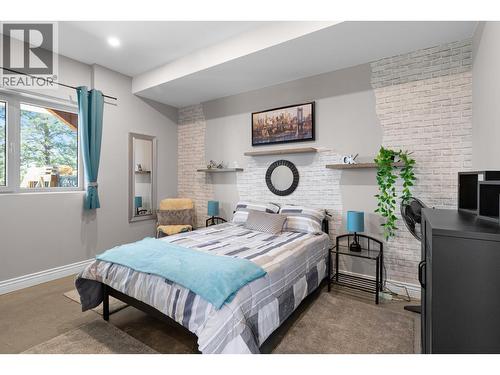 137 Eagle Point, Osoyoos, BC - Indoor Photo Showing Bedroom