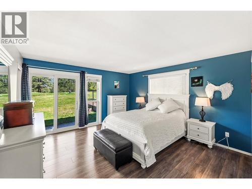 178 Range Road, Kaleden, BC - Indoor Photo Showing Bedroom