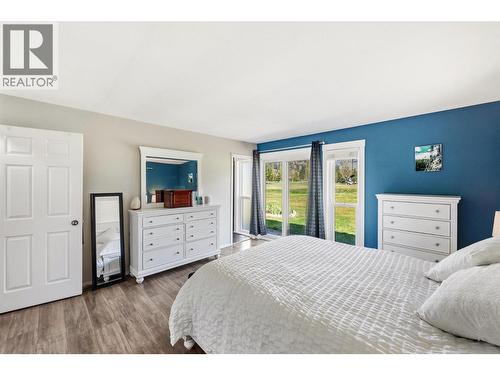 178 Range Road, Kaleden, BC - Indoor Photo Showing Bedroom