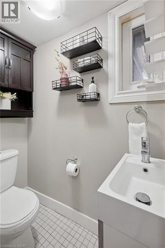 22 Dellroy Avenue, Kitchener, ON - Indoor Photo Showing Bathroom