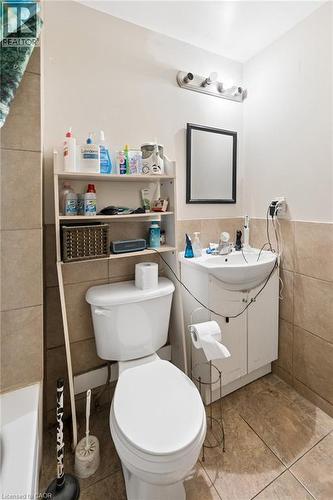 22 Dellroy Avenue, Kitchener, ON - Indoor Photo Showing Bathroom