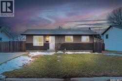 1511 Glendale STREET Moose Jaw, SK S6H 7B3