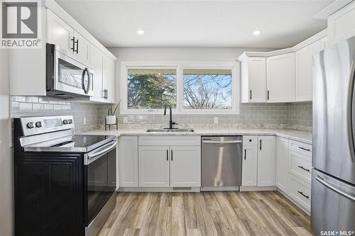 709 Inver Crescent E, Regina, SK - Indoor Photo Showing Kitchen With Stainless Steel Kitchen