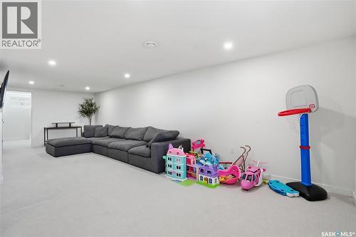 709 Inver Crescent E, Regina, SK - Indoor