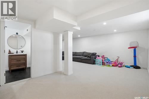709 Inver Crescent E, Regina, SK - Indoor