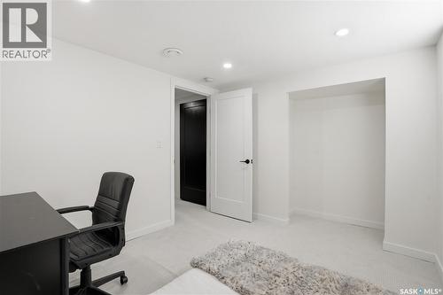 709 Inver Crescent E, Regina, SK - Indoor Photo Showing Office