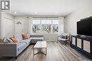 709 Inver Crescent E, Regina, SK  - Indoor Photo Showing Living Room 
