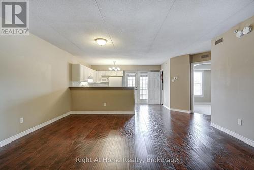Open concept living area - 212 - 4005 Kilmer Drive, Burlington (Tansley), ON - Indoor Photo Showing Other Room