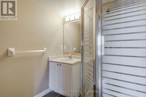 3-pc main bathroom - 212 - 4005 Kilmer Drive, Burlington (Tansley), ON - Indoor Photo Showing Bathroom