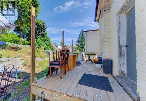 138 Courtland Avenue E, Kitchener, ON - Outdoor