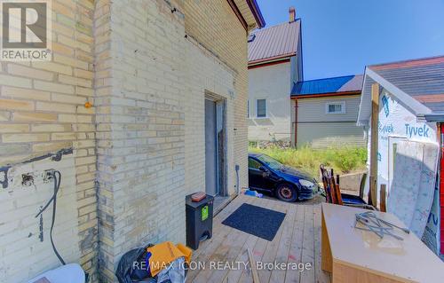 138 Courtland Avenue E, Kitchener, ON - Outdoor With Exterior