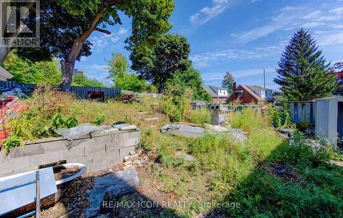 138 Courtland Avenue E, Kitchener, ON - Outdoor