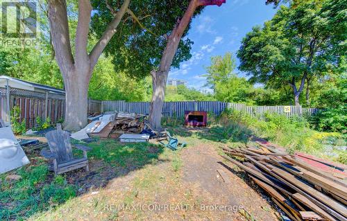 138 Courtland Avenue E, Kitchener, ON - Outdoor