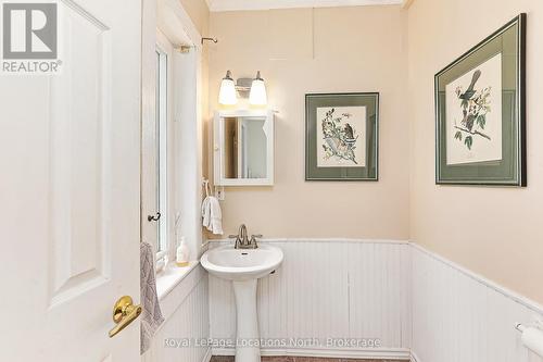 5576 Concession Rd 6, Clearview, ON - Indoor Photo Showing Bathroom
