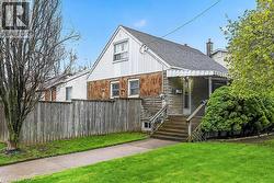 419 EAST 42ND Street  Hamilton, ON L8T 3B2