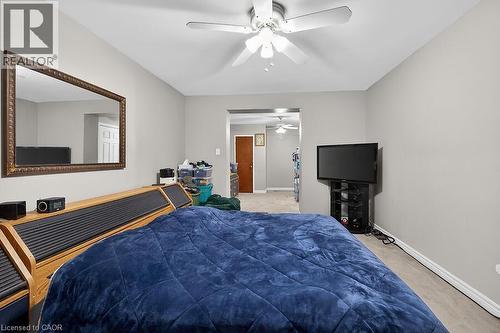 419 East 42Nd Street, Hamilton, ON - Indoor Photo Showing Bedroom