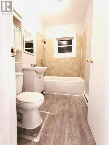 Unit 4 - 619 Ridley Avenue, Cornwall, ON - Indoor Photo Showing Bathroom