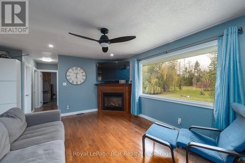 500 Main Street E, Southgate, ON - Indoor Photo Showing Living Room With Fireplace