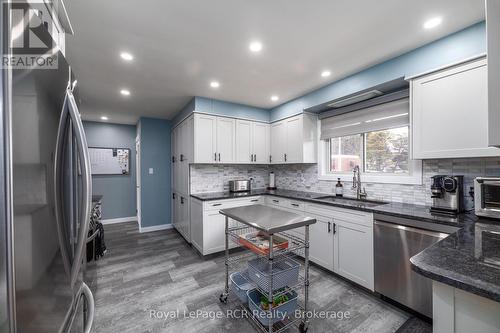 500 Main Street E, Southgate, ON - Indoor Photo Showing Kitchen With Upgraded Kitchen