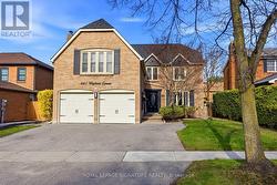 661 WEYBURN SQUARE Pickering, ON L1V 3V3