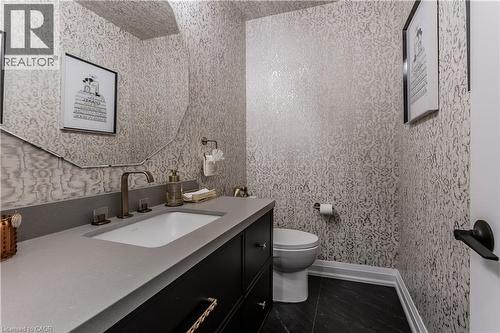 3199 Desmond Drive, Burlington, ON - Indoor Photo Showing Bathroom