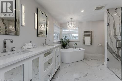 3199 Desmond Drive, Burlington, ON - Indoor Photo Showing Bathroom