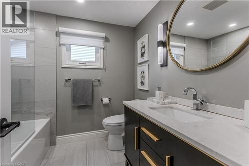 3199 Desmond Drive, Burlington, ON - Indoor Photo Showing Bathroom