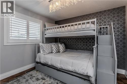 3199 Desmond Drive, Burlington, ON - Indoor Photo Showing Bedroom