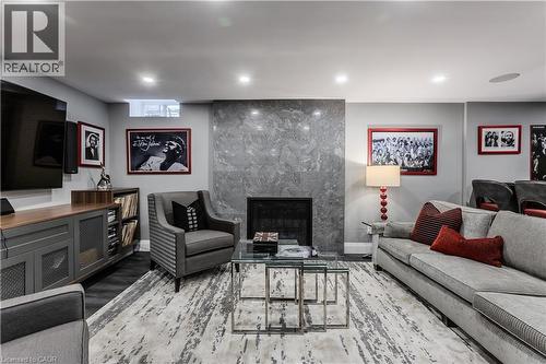 3199 Desmond Drive, Burlington, ON - Indoor