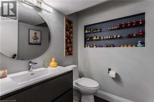 3199 Desmond Drive, Burlington, ON - Indoor Photo Showing Bathroom
