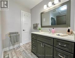 Main 4 pc bath - 