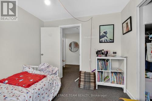 8 Lewis Street, Ottawa, ON - Indoor Photo Showing Bedroom