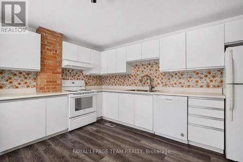 8 Lewis Street, Ottawa, ON - Indoor Photo Showing Kitchen
