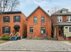 10 LEWIS STREET  Ottawa, ON K2P 0S3