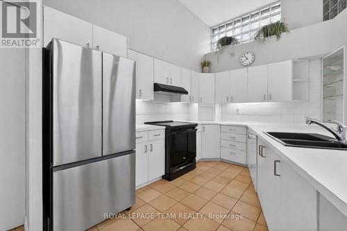 10 Lewis Street, Ottawa, ON - Indoor Photo Showing Kitchen With Double Sink