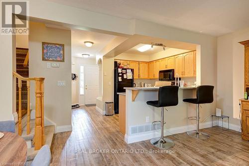 555 Mariner Drive, Waterloo, ON - Indoor Photo Showing Kitchen