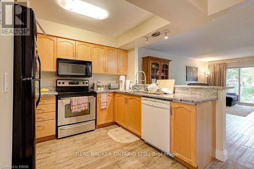 555 Mariner Drive, Waterloo, ON - Indoor Photo Showing Kitchen