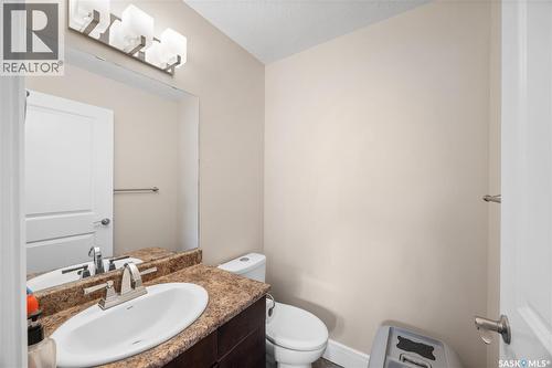 350 Marlatte Street, Saskatoon, SK - Indoor Photo Showing Bathroom