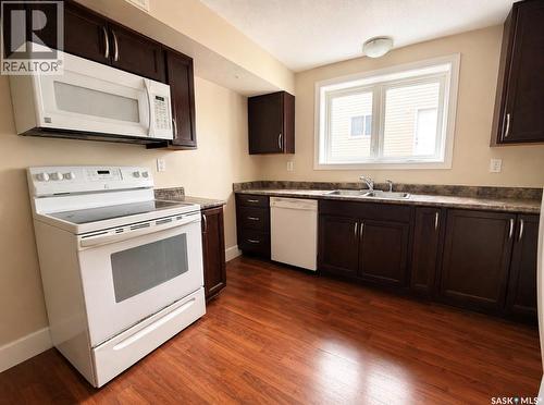 350 Marlatte Street, Saskatoon, SK - Indoor Photo Showing Kitchen With Double Sink