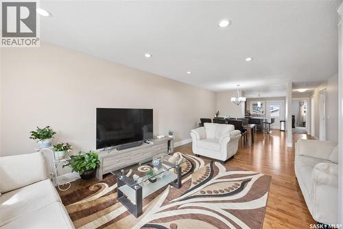 350 Marlatte Street, Saskatoon, SK - Indoor Photo Showing Living Room