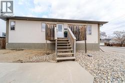 805 4th AVENUE NW Moose Jaw, SK S6H 3W8
