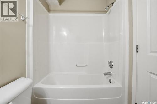 106 5521 Blake Crescent, Regina, SK - Indoor Photo Showing Bathroom